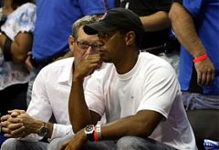伍茲與教練哈尼分手傳言粉碎 一起觀看NBA季後賽