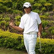 野村盃首日,洪健堯並列第一
