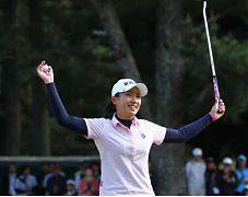 富士產經精英賽:姚宣榆領先五杆實現日巡賽首勝