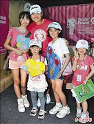 曾雅妮賽後與300球迷互動